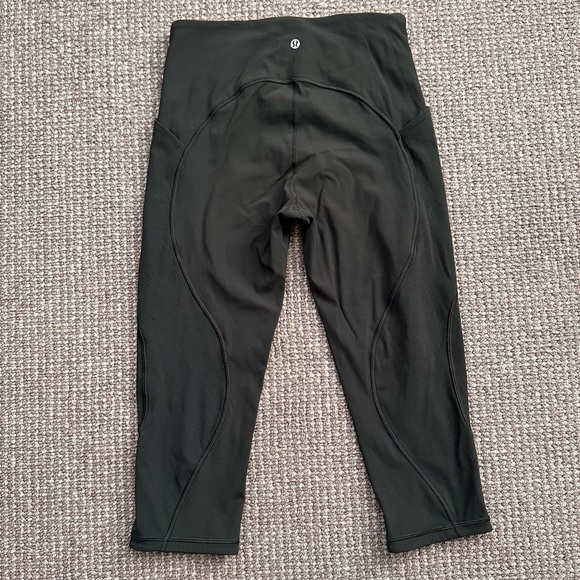 Lululemon Women’s Green Cropped Leggings - size 8 - Picture 9 of 12